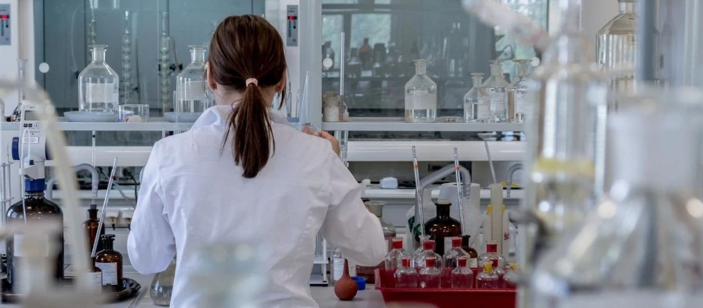 Βρέθηκε λύση; - Ρωσικό φάρμακο για τη «γρίπη των πτηνών» δοκιμάζεται στην Κίνα για τον κορωνοϊό